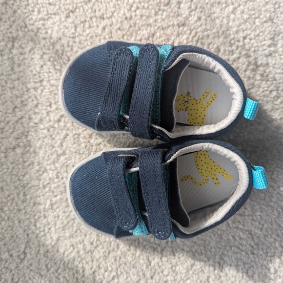 Ten Little Navy Size 4 Toddler Shoes - Picture 2 of 5